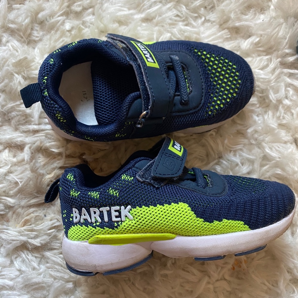Toddler sneakers